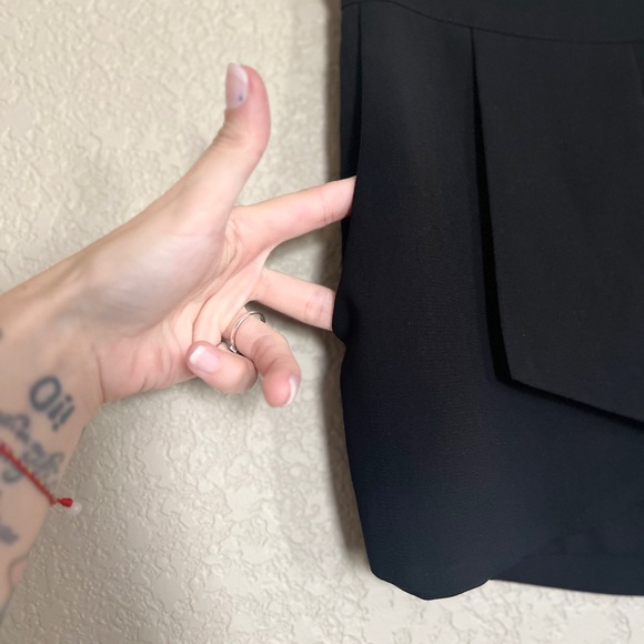 Lush shorts size Small black - Picture 5 of 12